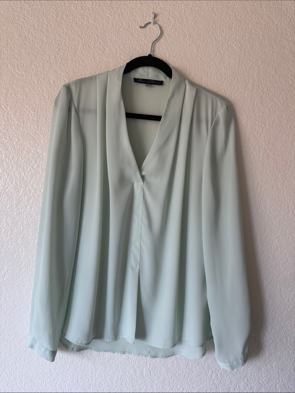 Light Green V-Neck Long Sleeve Women's Blouse - Picture 4 of 5